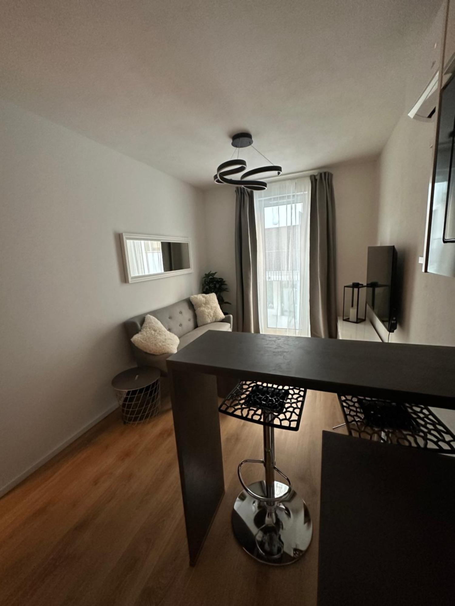 Mickey Apartment Old Town บราติสลาวา ภายนอก รูปภาพ